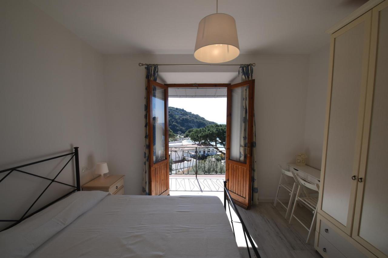 Appartamenti Cavoli - Vista Mare Con Terrazze, Clima E Posti Auto Spiaggia di Cavoli Ngoại thất bức ảnh