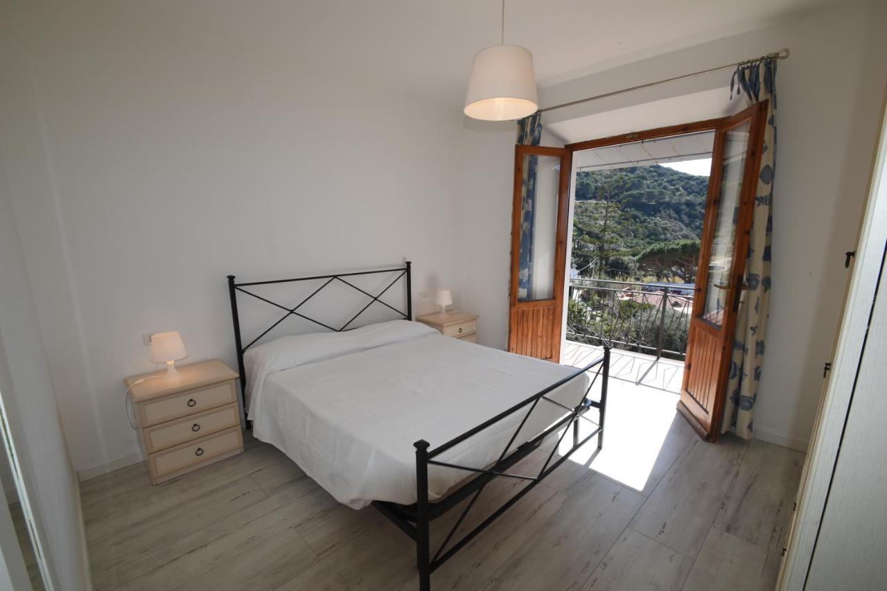 Appartamenti Cavoli - Vista Mare Con Terrazze, Clima E Posti Auto Spiaggia di Cavoli Ngoại thất bức ảnh