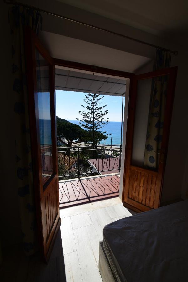 Appartamenti Cavoli - Vista Mare Con Terrazze, Clima E Posti Auto Spiaggia di Cavoli Ngoại thất bức ảnh