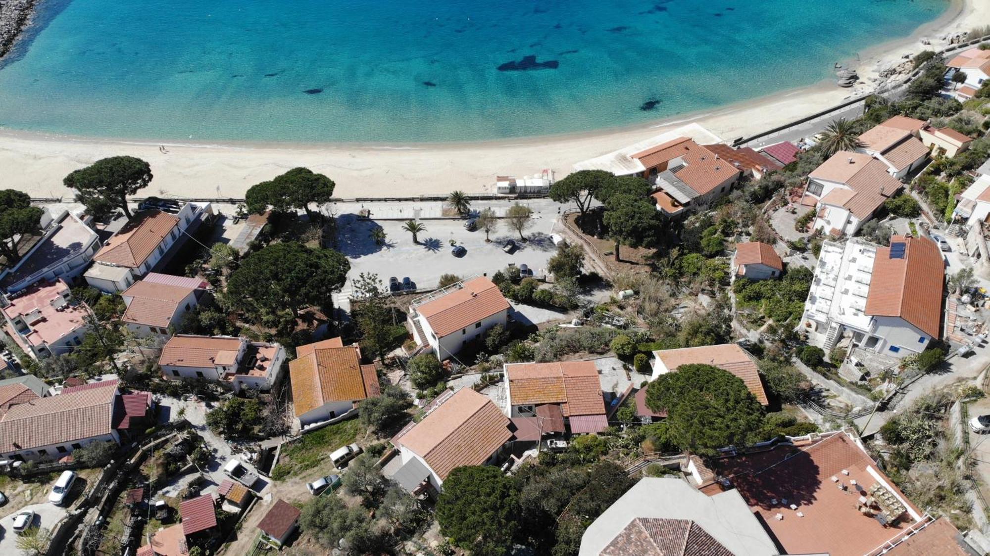 Appartamenti Cavoli - Vista Mare Con Terrazze, Clima E Posti Auto Spiaggia di Cavoli Ngoại thất bức ảnh